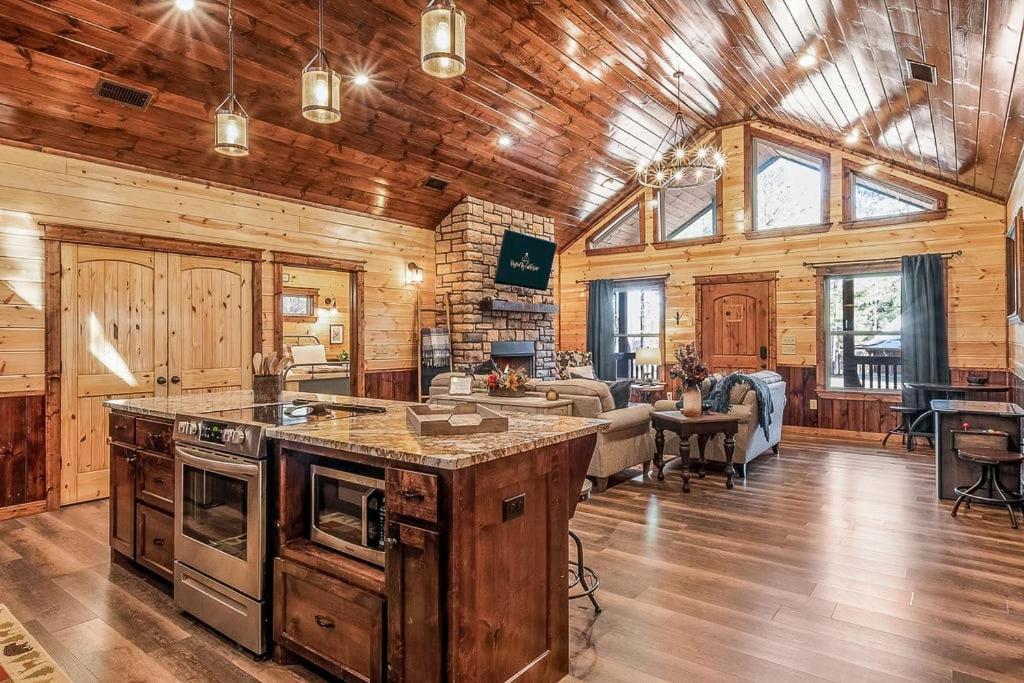 Large Luxury 2Br Cabin W Hot Tub Double Trouble Was Designed For Fun Comfort And Memories Minutes From Buzzling Hochatown And Beautiful Beaver Bend State Park Broken Bow Εξωτερικό φωτογραφία