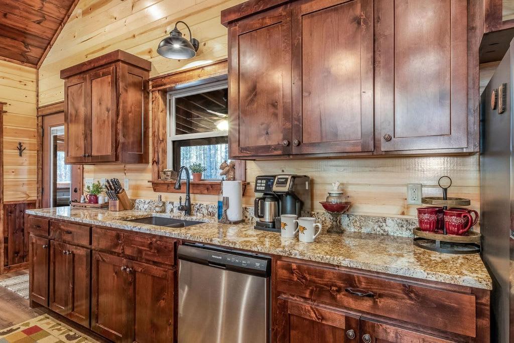 Large Luxury 2Br Cabin W Hot Tub Double Trouble Was Designed For Fun Comfort And Memories Minutes From Buzzling Hochatown And Beautiful Beaver Bend State Park Broken Bow Εξωτερικό φωτογραφία