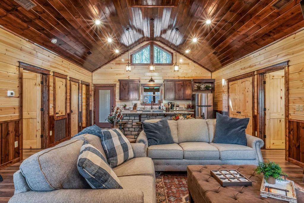 Large Luxury 2Br Cabin W Hot Tub Double Trouble Was Designed For Fun Comfort And Memories Minutes From Buzzling Hochatown And Beautiful Beaver Bend State Park Broken Bow Εξωτερικό φωτογραφία