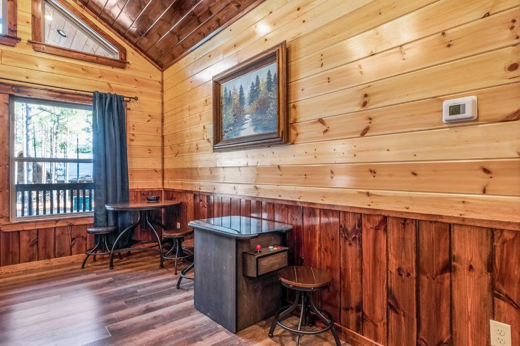 Large Luxury 2Br Cabin W Hot Tub Double Trouble Was Designed For Fun Comfort And Memories Minutes From Buzzling Hochatown And Beautiful Beaver Bend State Park Broken Bow Εξωτερικό φωτογραφία