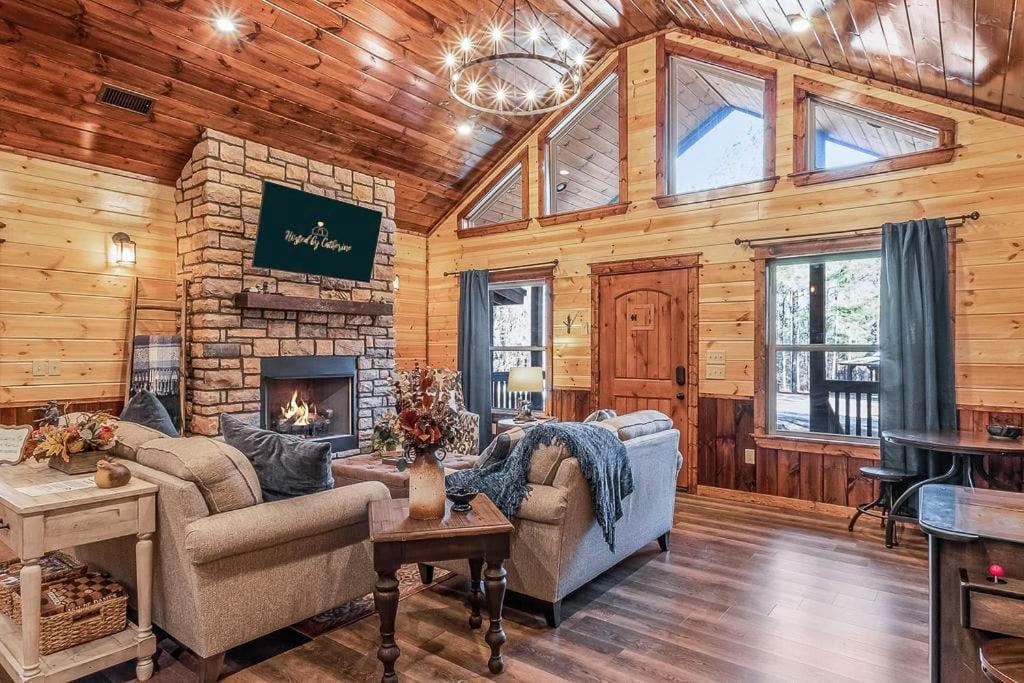 Large Luxury 2Br Cabin W Hot Tub Double Trouble Was Designed For Fun Comfort And Memories Minutes From Buzzling Hochatown And Beautiful Beaver Bend State Park Broken Bow Εξωτερικό φωτογραφία