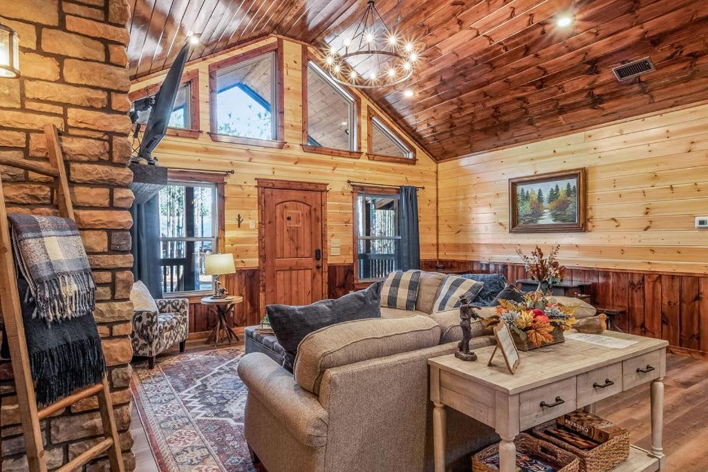 Large Luxury 2Br Cabin W Hot Tub Double Trouble Was Designed For Fun Comfort And Memories Minutes From Buzzling Hochatown And Beautiful Beaver Bend State Park Broken Bow Εξωτερικό φωτογραφία